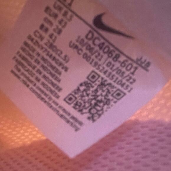 NIKE Womens Air Max Dawn Running Trainers Sneakers, S88 - Picture 2 of 14